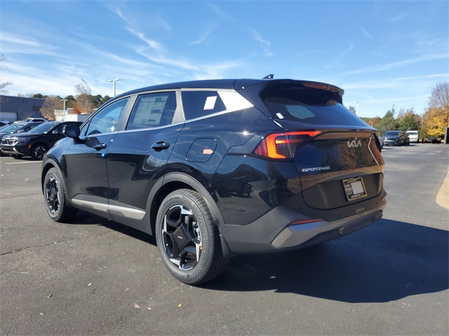 2026 Kia Sportage EX photo 4