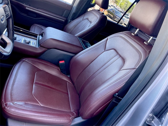2023 Ford Expedition Limited photo 2