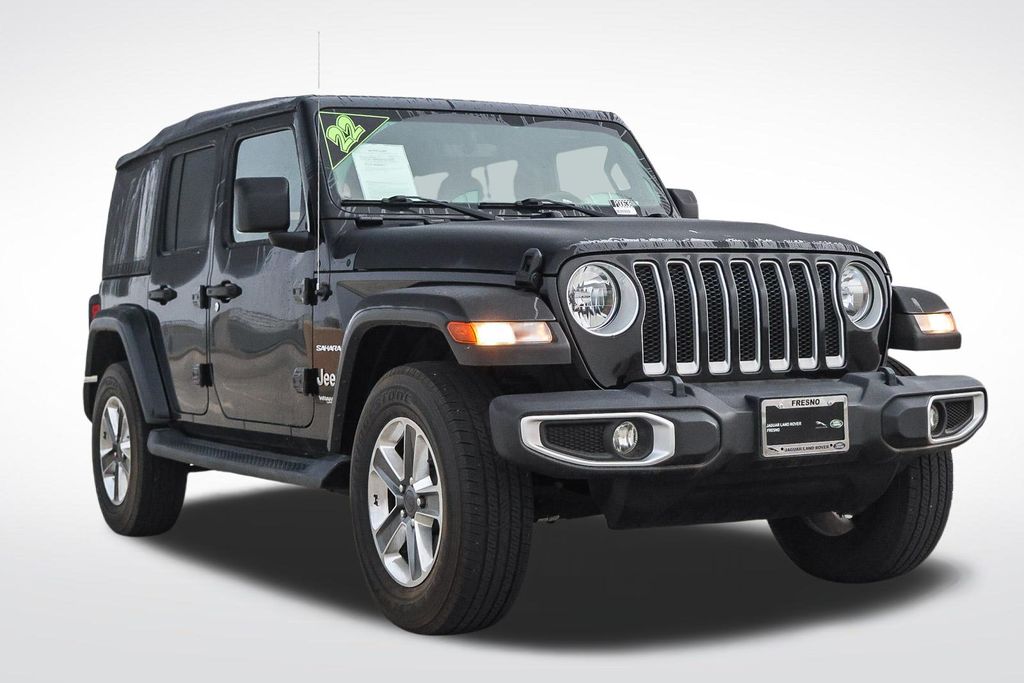 2022 Jeep Wrangler Unlimited Sahara photo 4