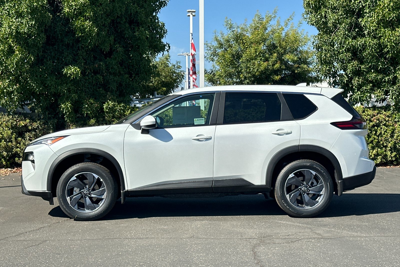 2026 Nissan Rogue SV photo 6