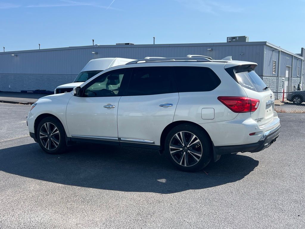 2019 Nissan Pathfinder Platinum photo 6