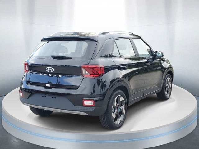 2025 Hyundai Venue SEL photo 4