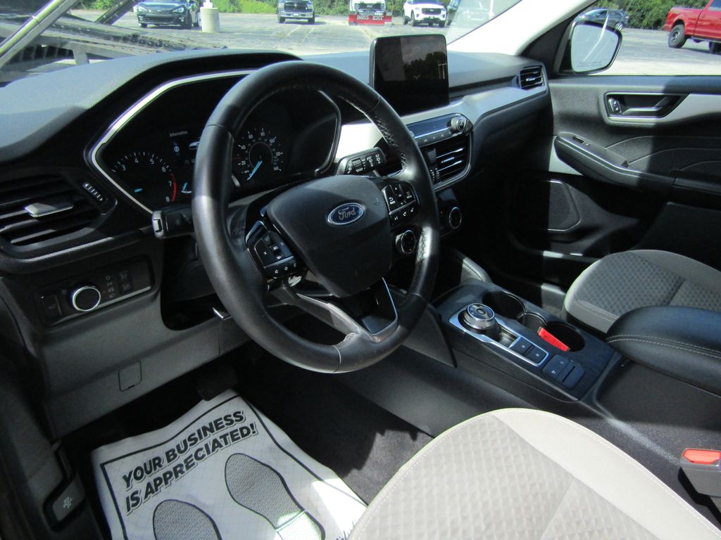2022 Ford Escape SE photo 9