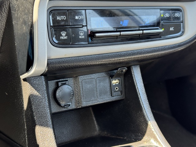 2017 Toyota Corolla L photo 25