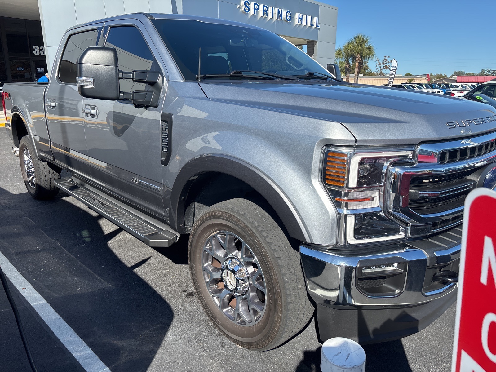 2022 Ford F-350 Super Duty Lariat's photo
