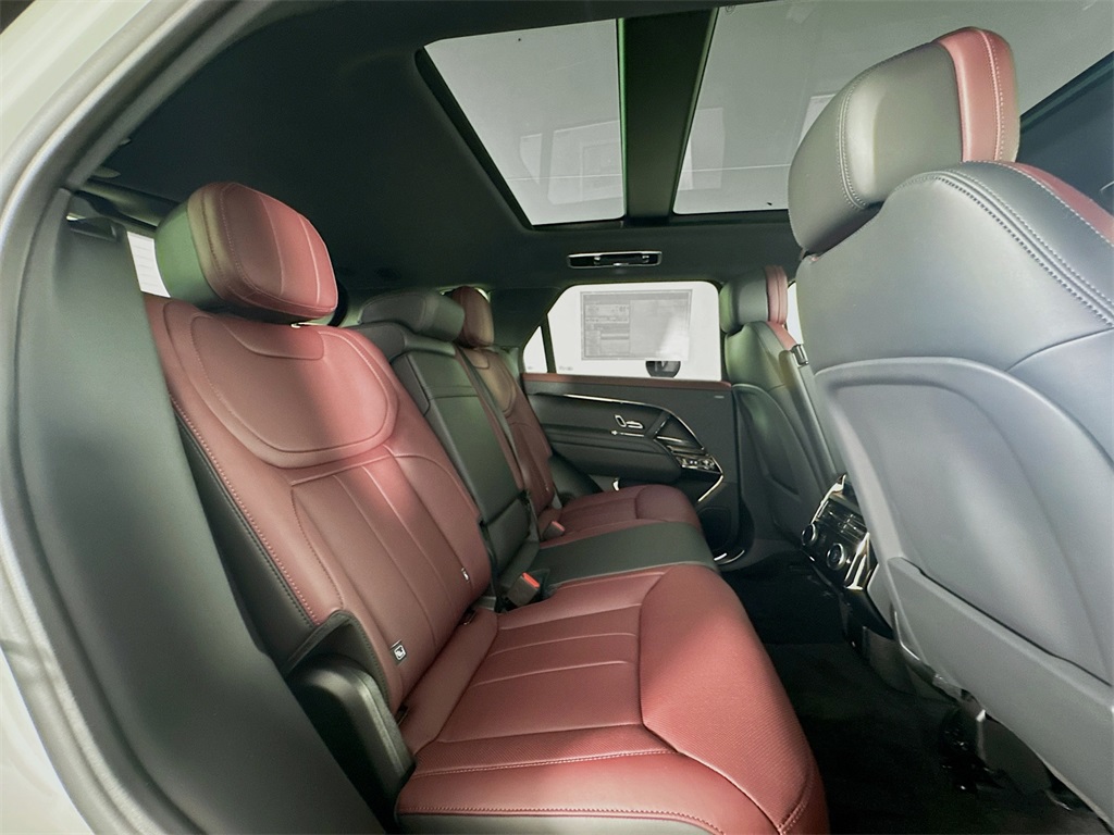 2025 Land Rover Range Rover Sport SE photo 23