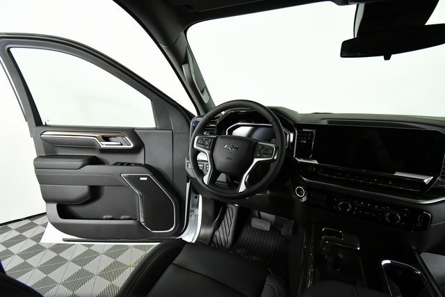 2026 Chevrolet Silverado 1500 RST photo 18