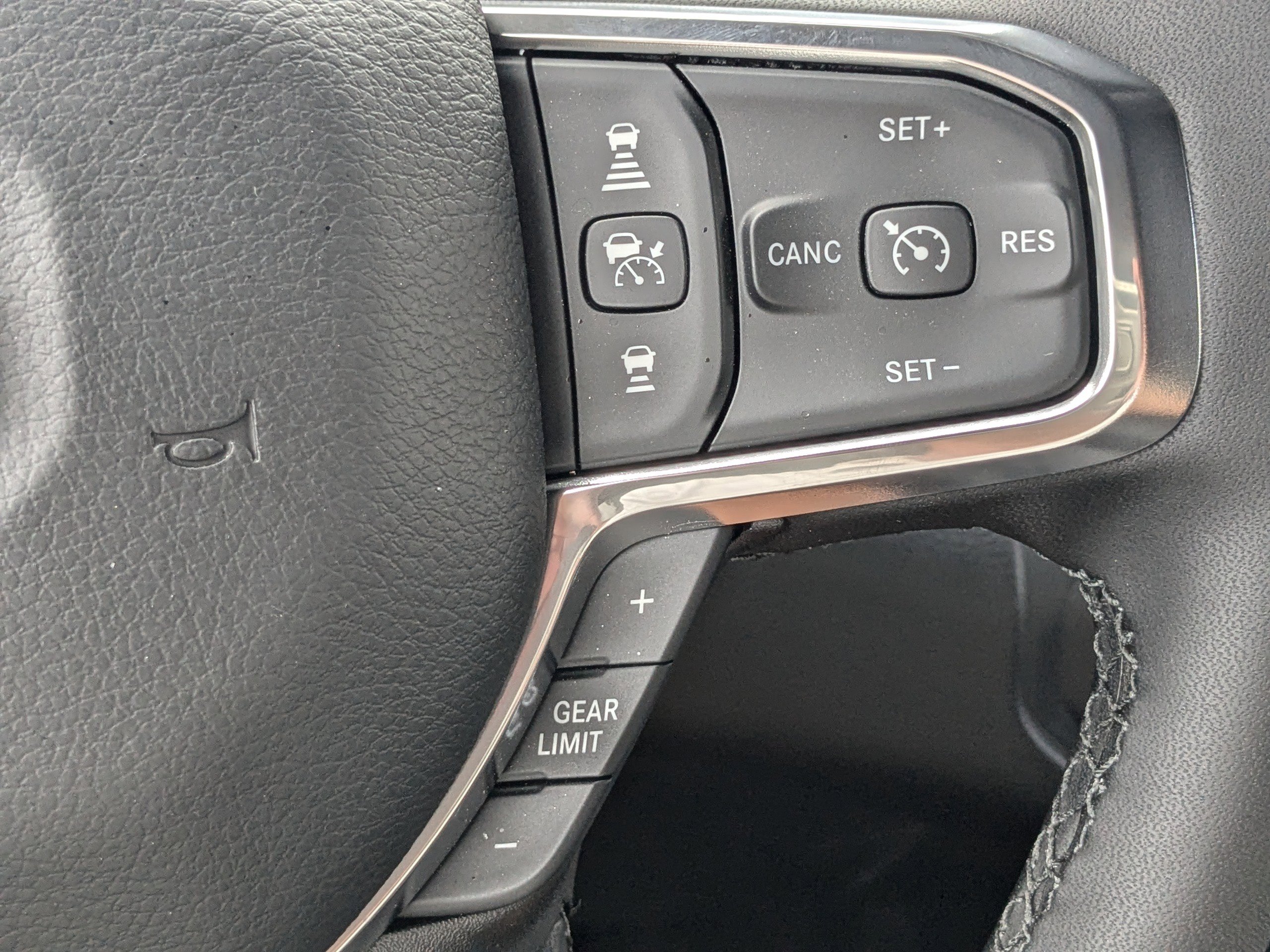 2025 Ram 2500 Laramie photo 25