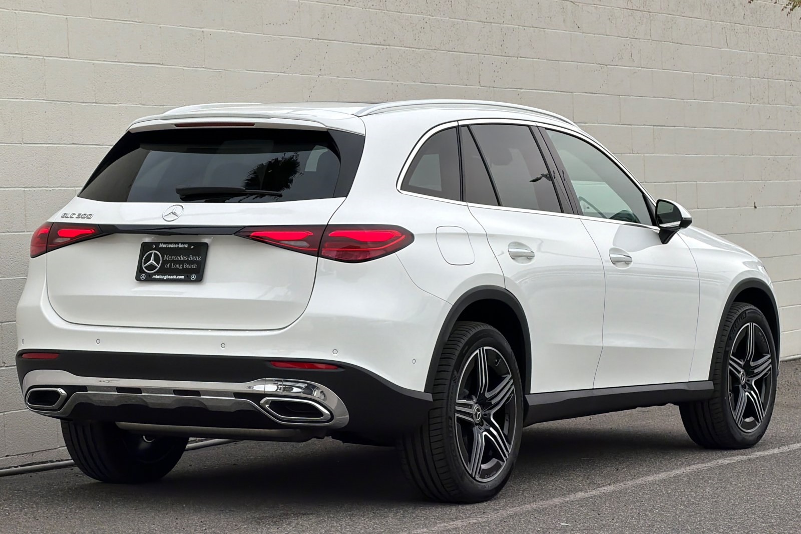 2026 Mercedes Benz GLC 300 photo 2