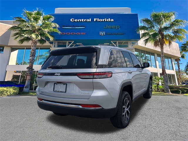 2025 Jeep Grand Cherokee Limited photo 3