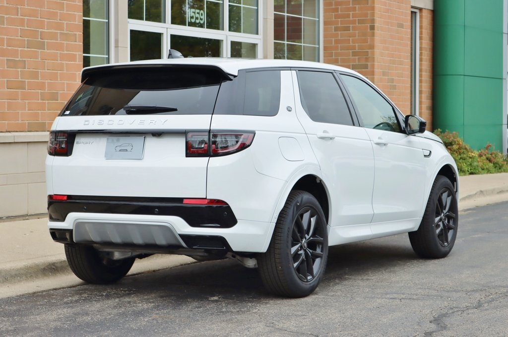 2025 Land Rover Discovery Sport S photo 4
