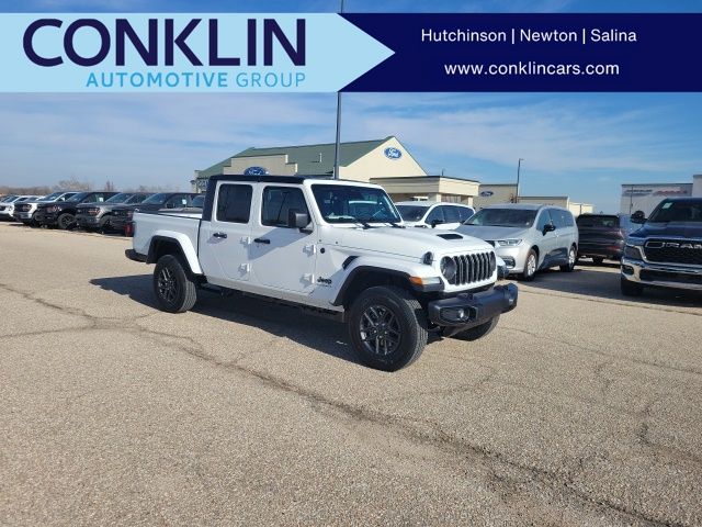 2026 Jeep Gladiator Sport S's photo