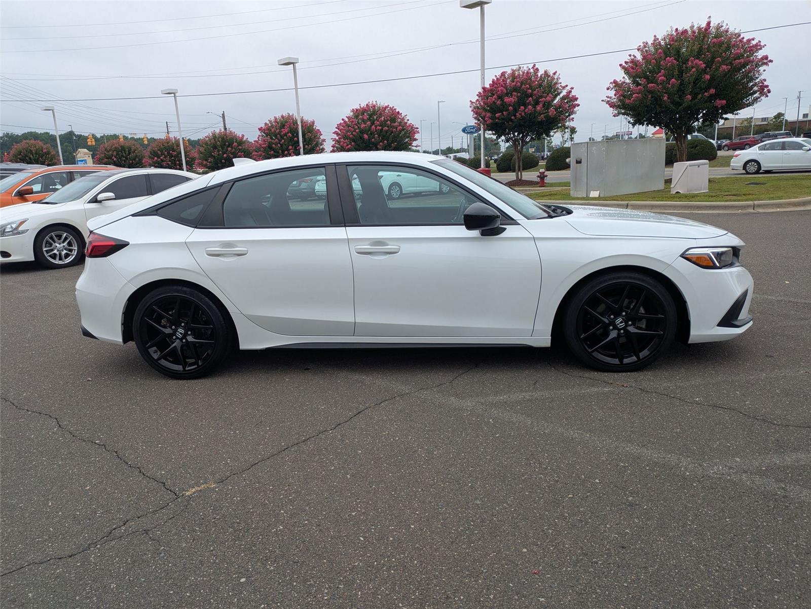 2022 Honda Civic Hatchback Sport photo 4