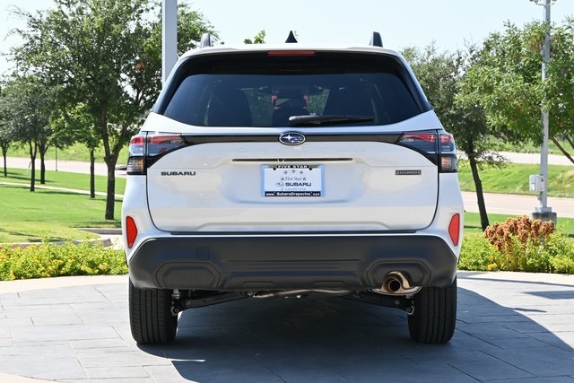 2025 Subaru Forester Premium photo 4