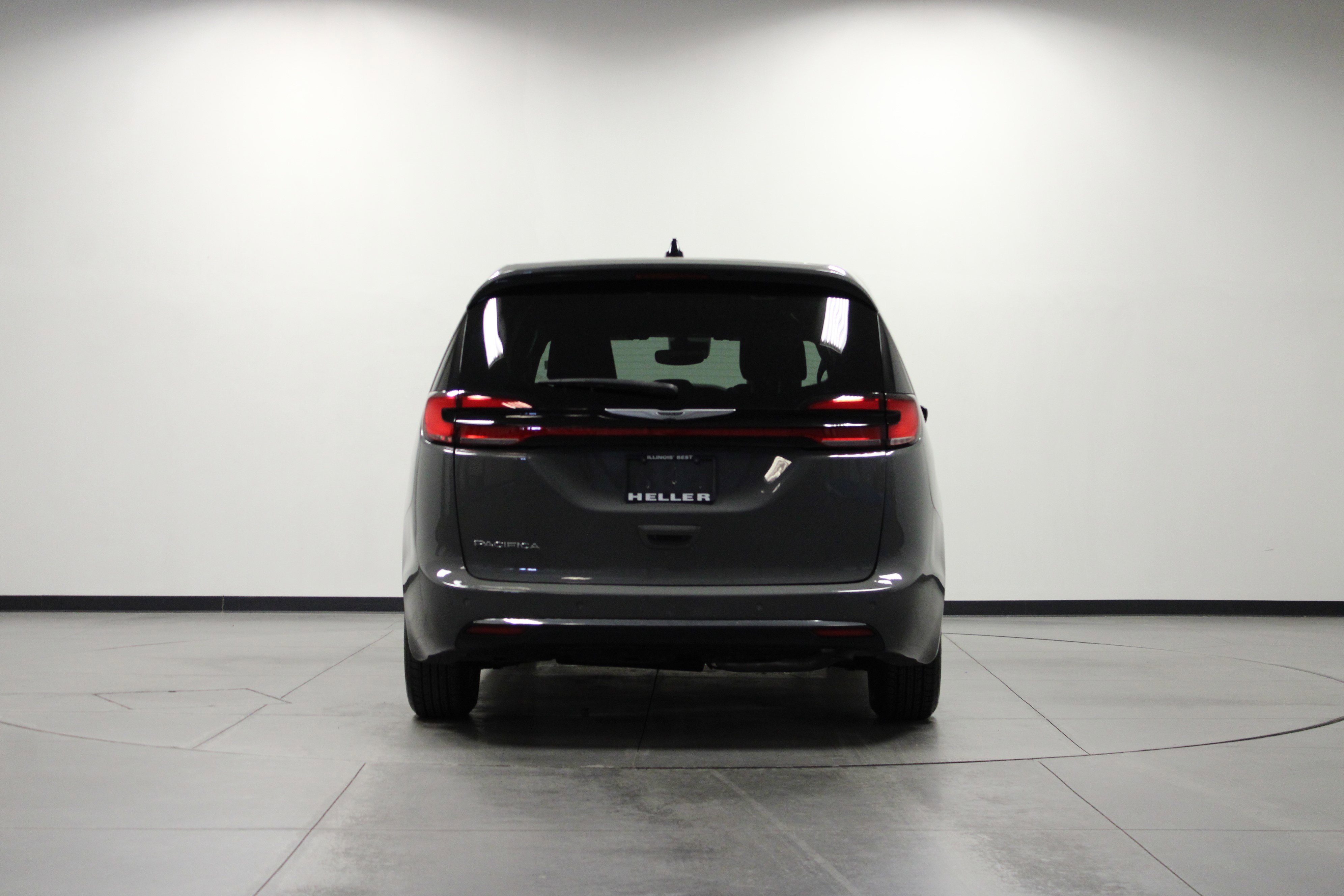 2025 Chrysler Pacifica photo 4