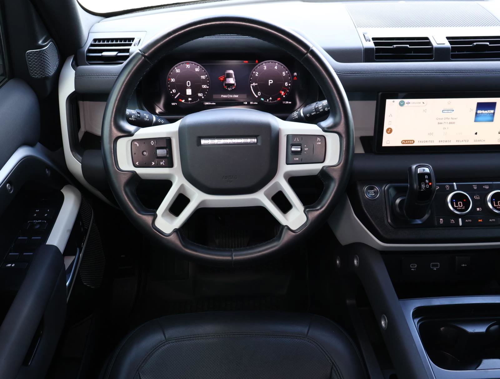 2023 Land Rover Defender S photo 9