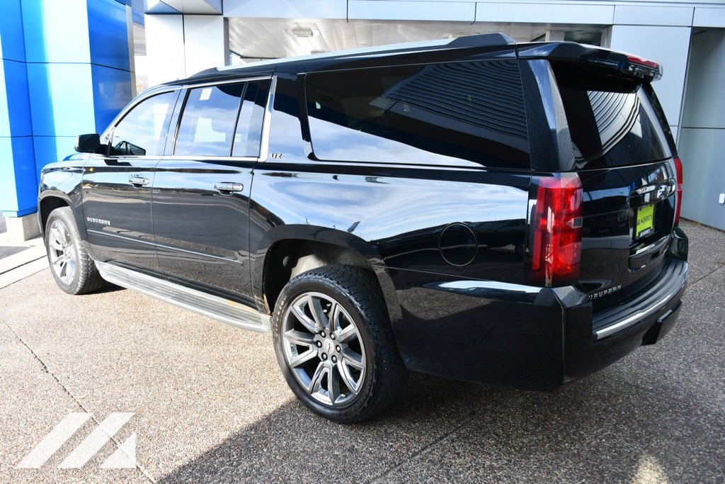 2016 Chevrolet Suburban LTZ photo 4