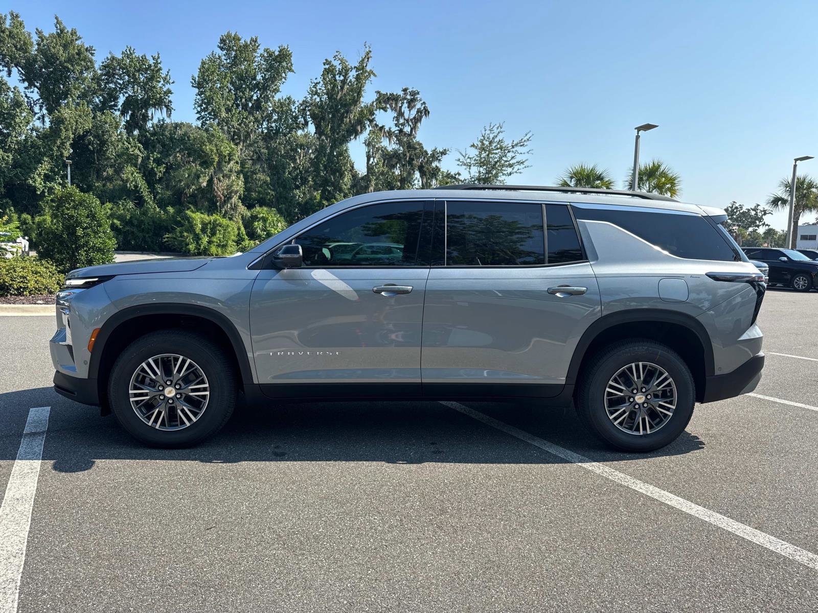 2026 Chevrolet Traverse LE photo 6