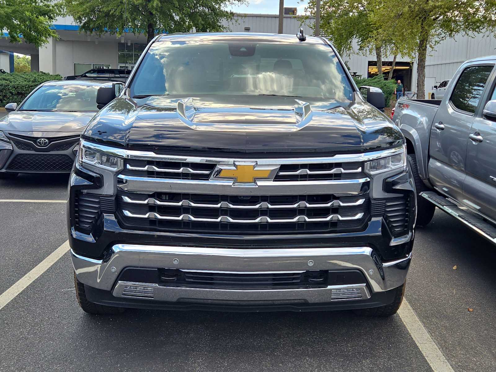 2024 Chevrolet Silverado 1500 LTZ photo 2