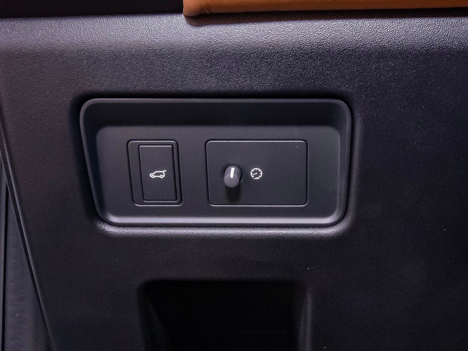 2025 Land Rover Discovery Metropolitan Edition photo 11