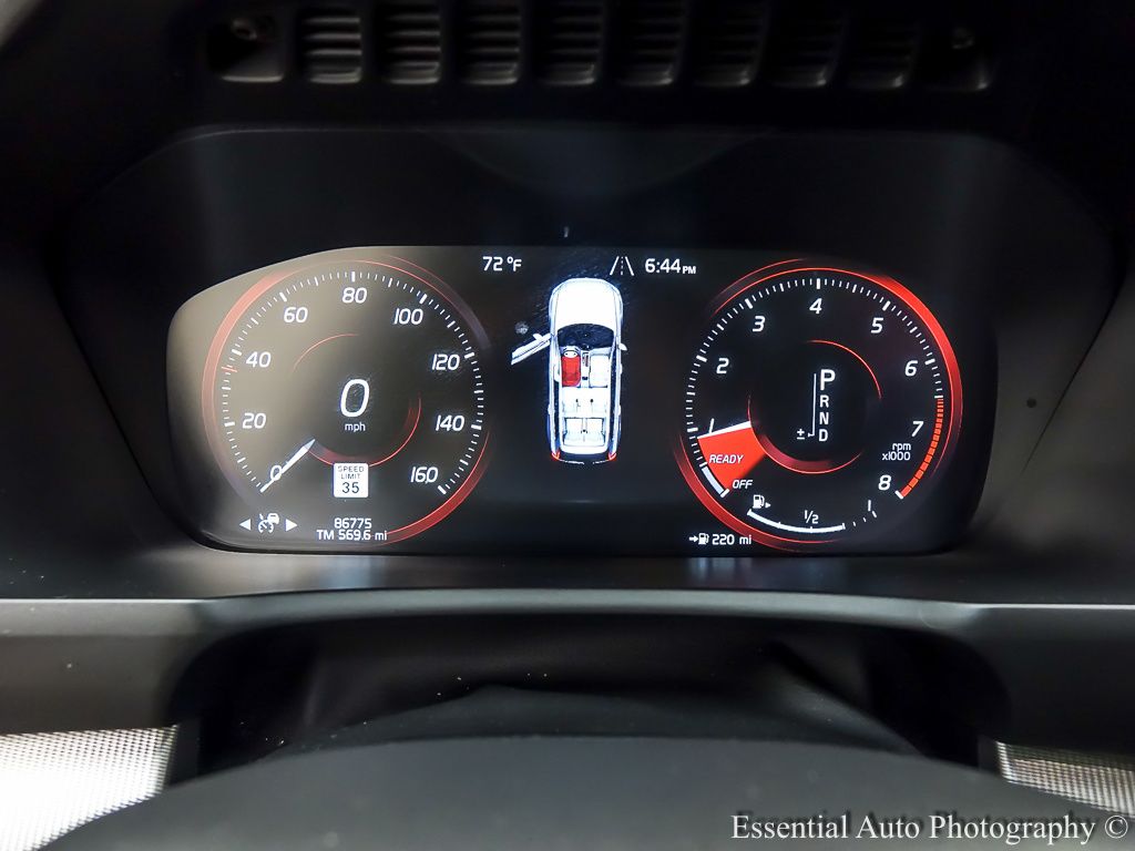 2016 Volvo XC90 T6 R-Design photo 14