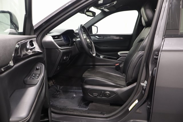 2022 Jeep Grand Cherokee Altitude photo 9