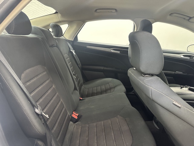 2020 Ford Fusion SE photo 12