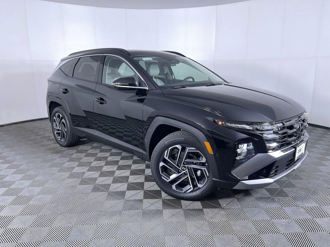 2025 Hyundai Tucson Hybrid Limited Sport photo 2