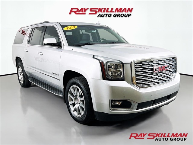 2019 GMC Yukon XL Denali's photo