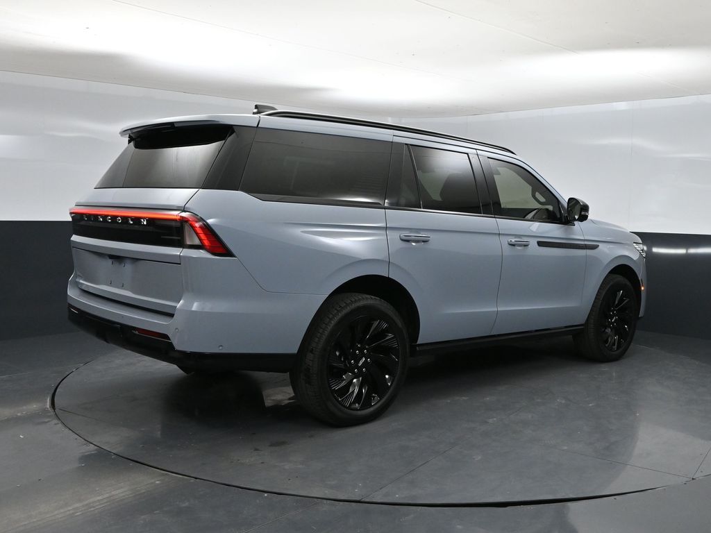 2025 Lincoln Navigator Reserve photo 2