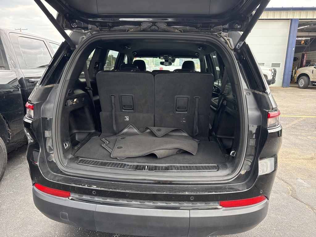 2024 Jeep Grand Cherokee Altitude photo 3