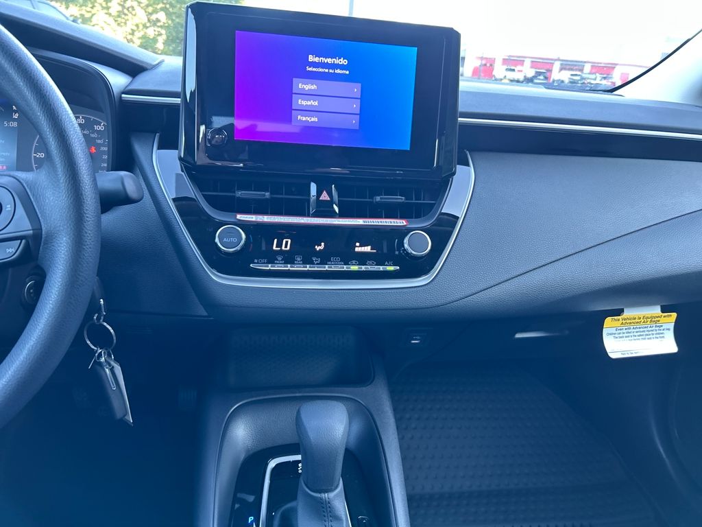2025 Toyota Corolla LE photo 11