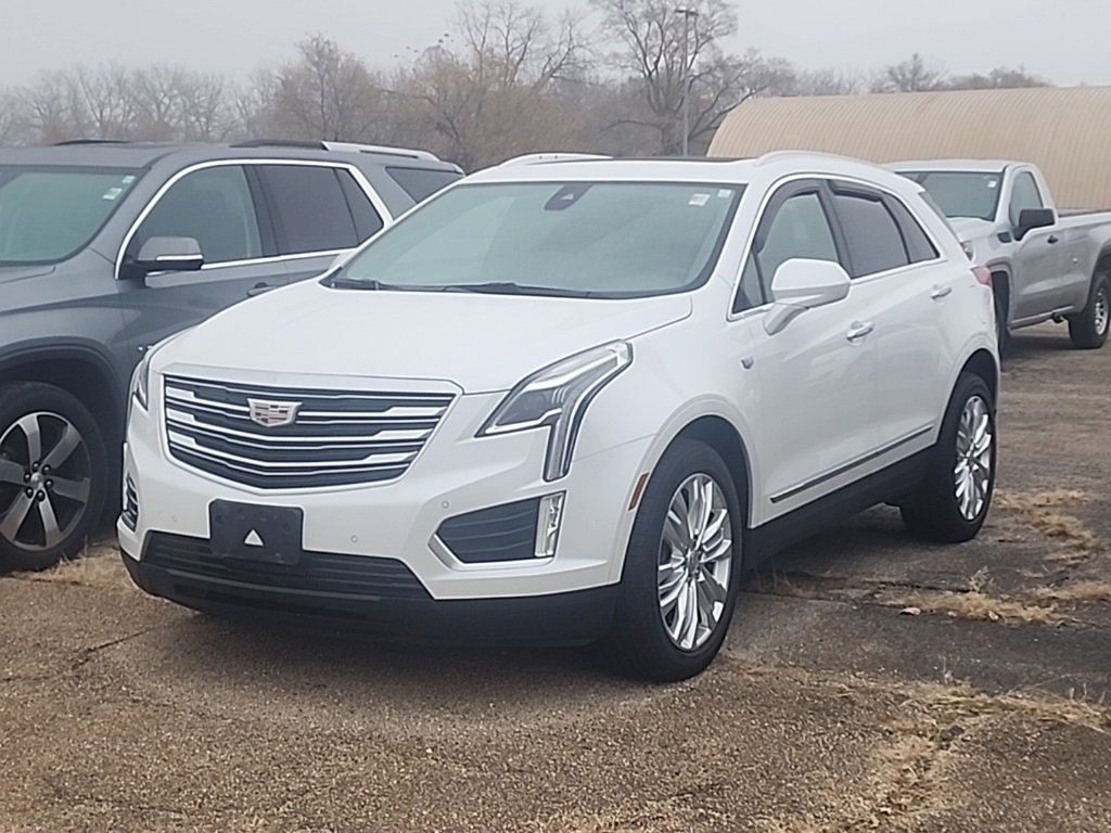 2018 Cadillac XT5 Premium Luxury photo 2