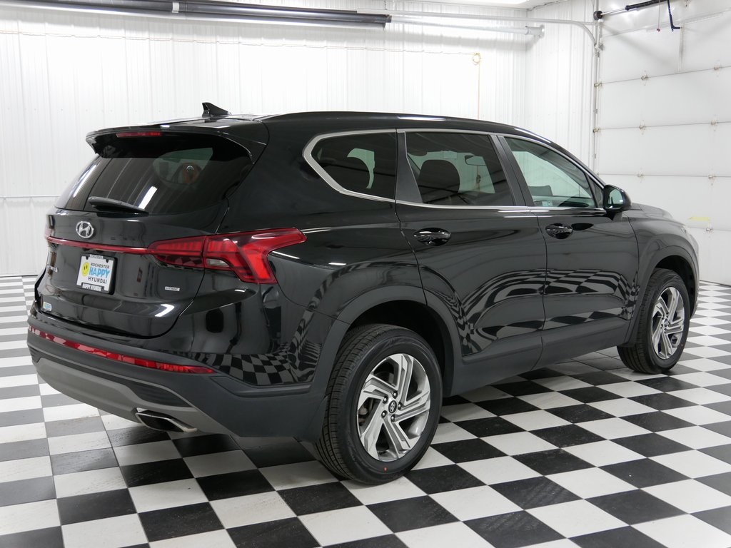 2022 Hyundai Santa Fe SE photo 3