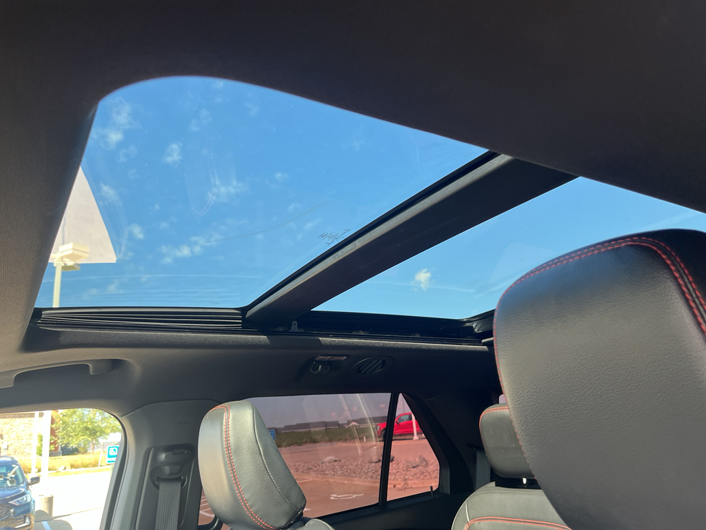 2022 Ford Explorer ST-Line photo 14