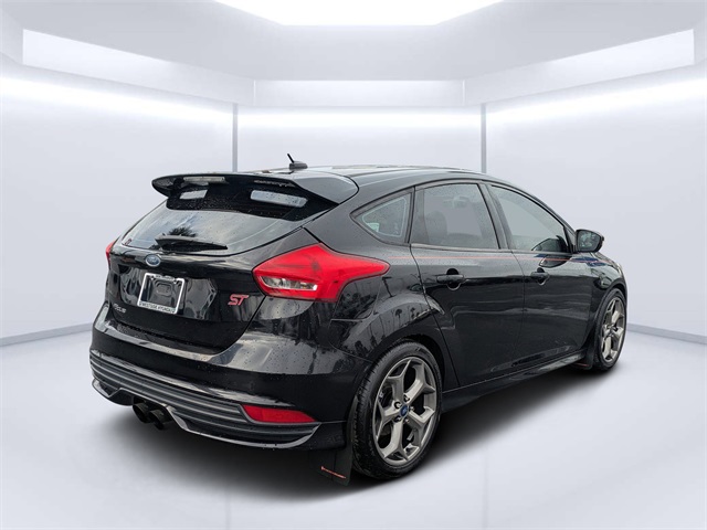 2017 Ford Focus ST photo 3