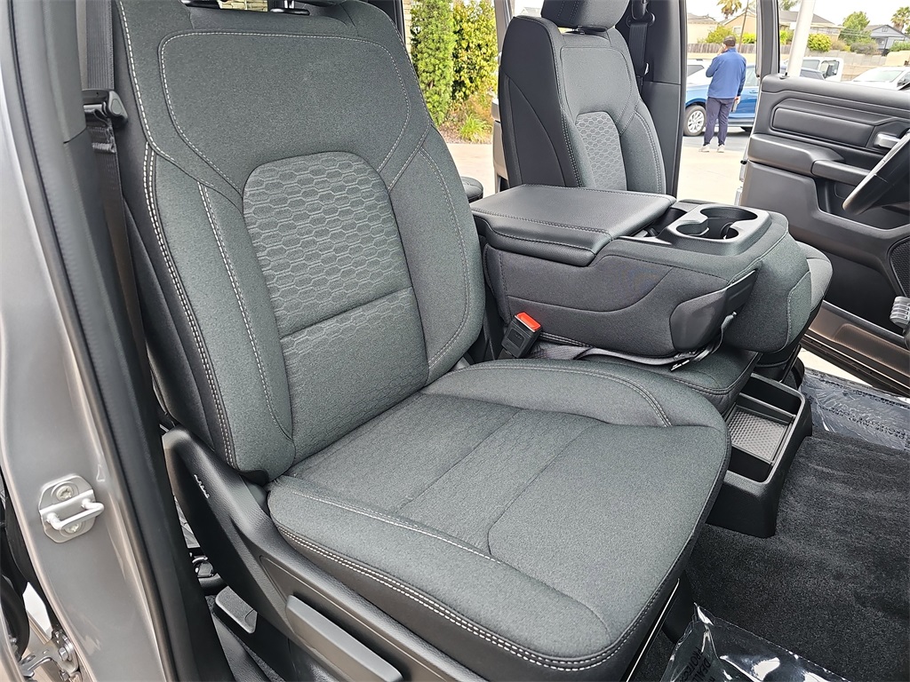 2025 Ram 1500 Tradesman photo 10