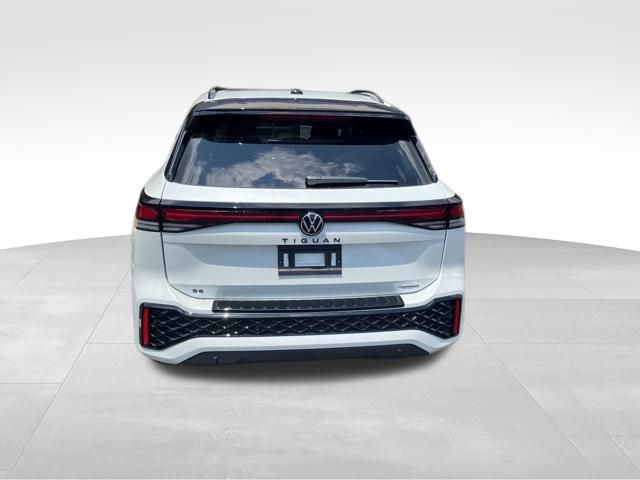 2025 Volkswagen Tiguan SE R-Line Black photo 4