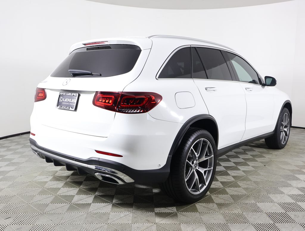 2022 Mercedes Benz GLC 300 photo 3