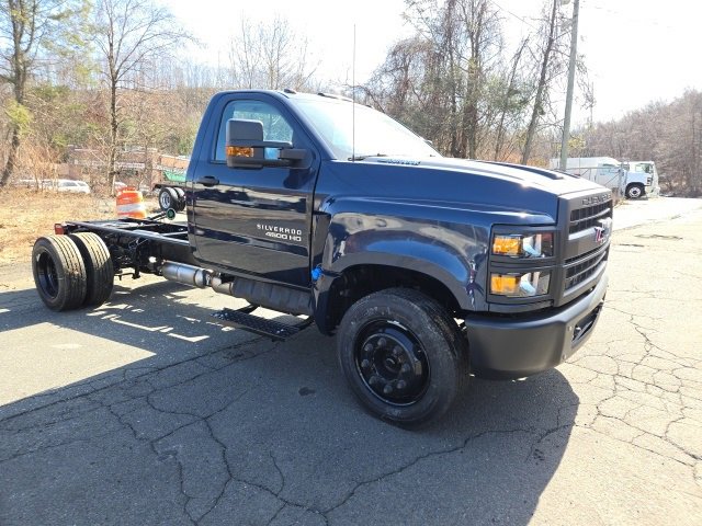 2024 Chevrolet Silverado 4500 Medium Duty Chassis Cab Work Truck's photo