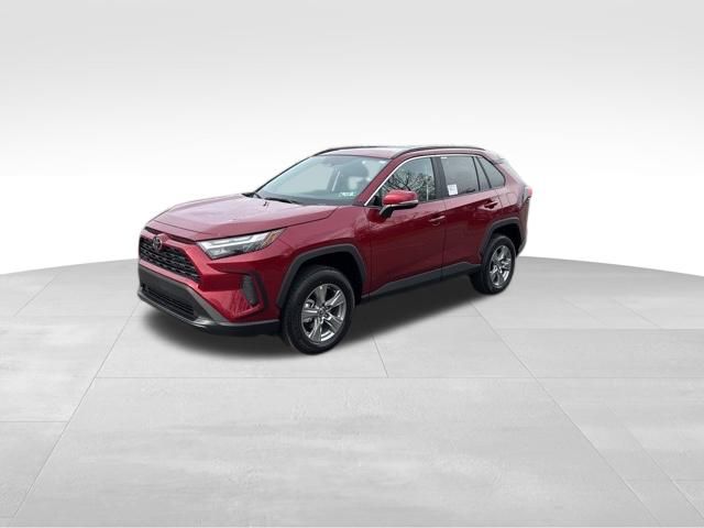 2025 Toyota RAV4 XLE's photo