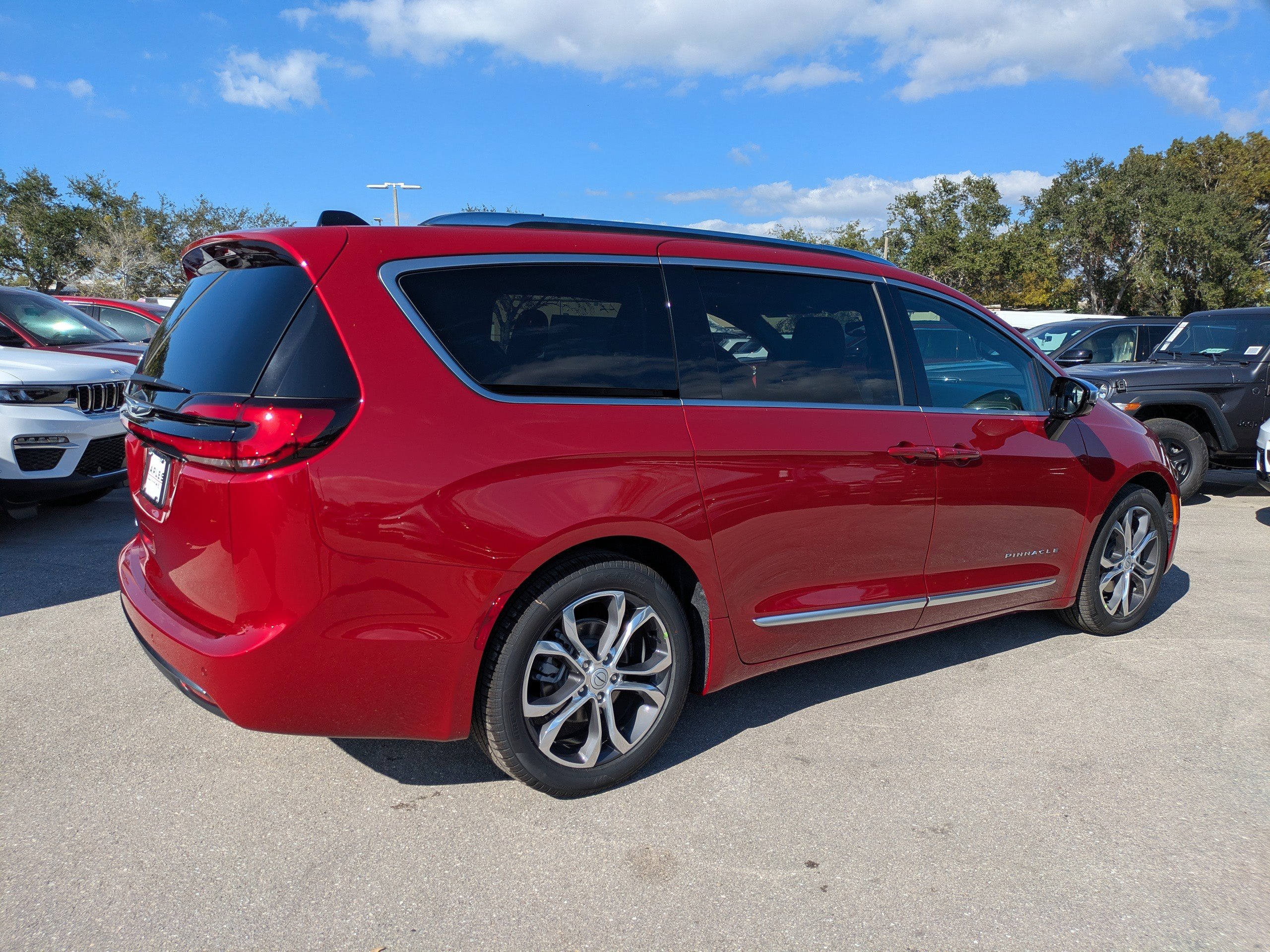 2026 Chrysler Pacifica Pinnacle photo 2