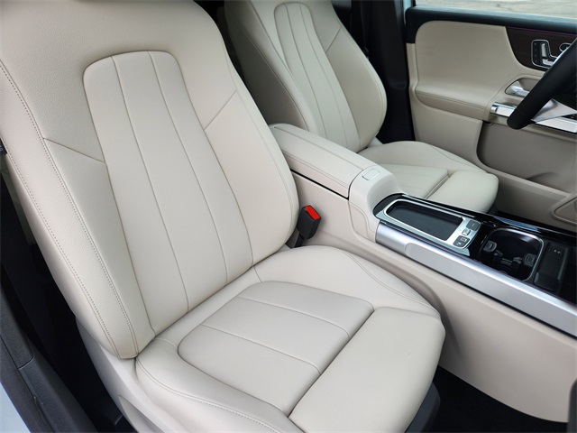 2026 Mercedes Benz GLB 250 4MATIC photo 14
