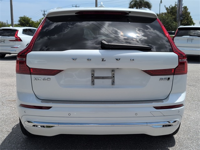 2023 Volvo XC60 B5 Ultimate photo 13
