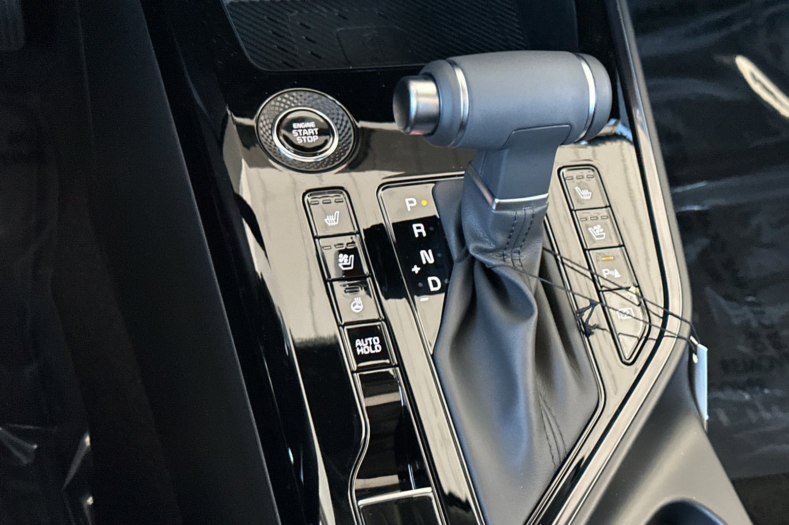 2025 Kia Niro SX Touring photo 16