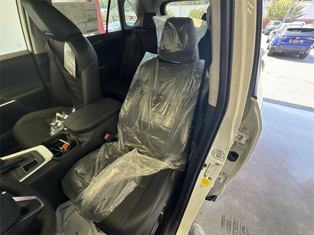 2025 Toyota RAV4 XLE Premium photo 14