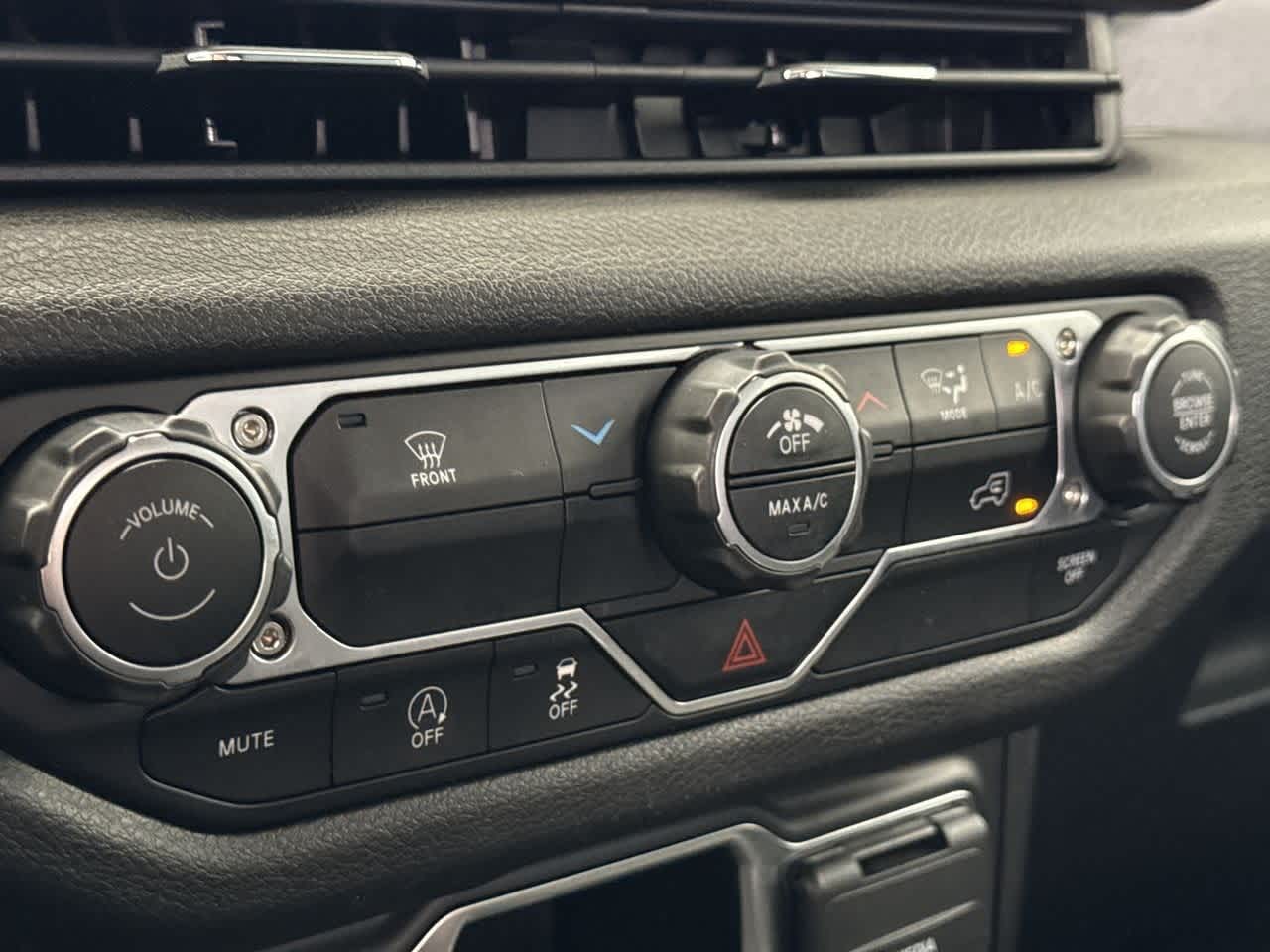 2024 Jeep Gladiator Sport photo 17