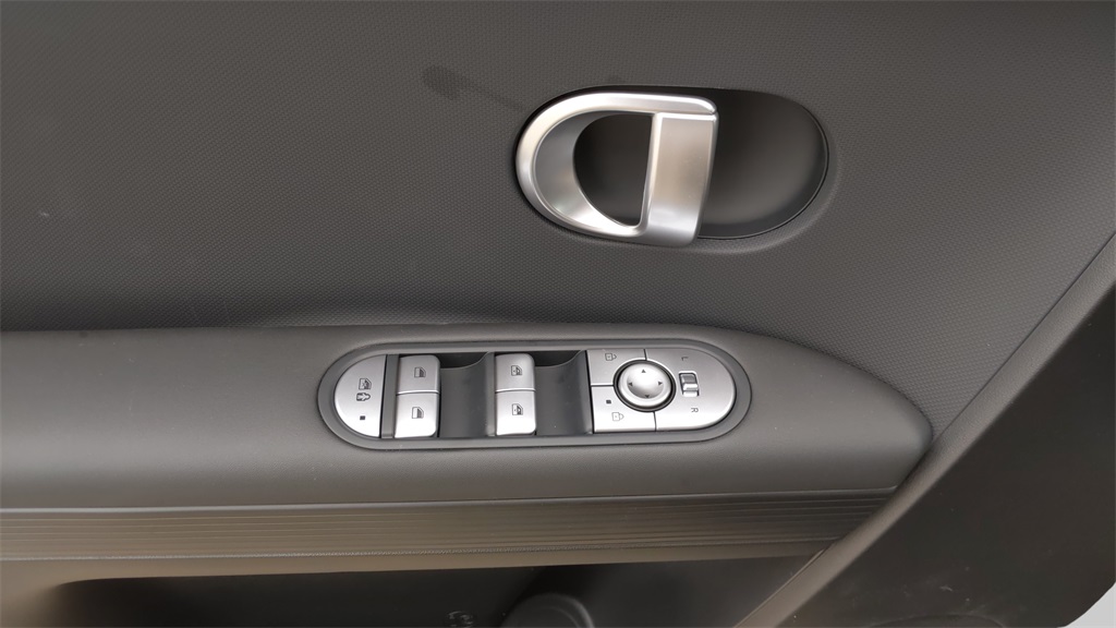 2024 Hyundai Ioniq 5 SEL photo 36