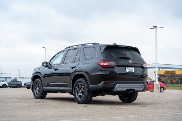 2025 Honda Pilot TrailSport photo 4