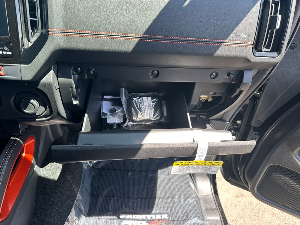 2025 Nissan Frontier PRO-4X photo 26